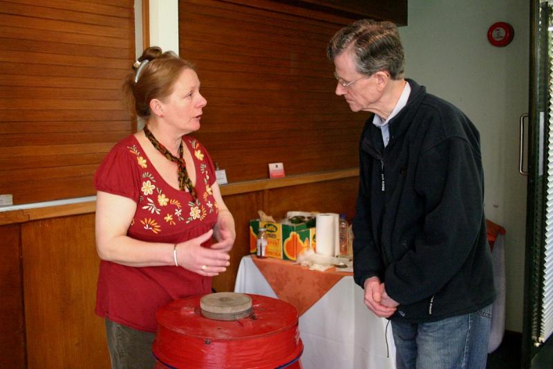 Lorraine Crook demonstrated mirror grinding throughout the day (image Bob Marriott)