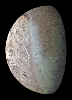 A global colour mosaic of Triton captured by Voyager 2 in 1989 during its flyby of the Neptune system. Triton's rotation is tidally locked and synchronous with its orbit, keeping the same face turned toward Neptune. Image credit: NASA/JPL/USGS.