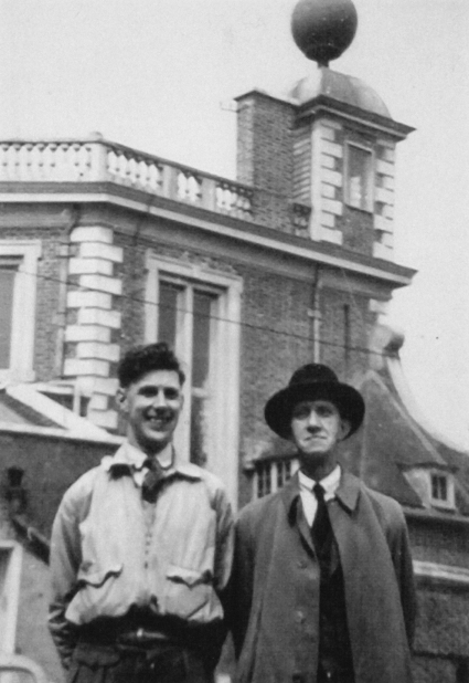 Whitaker and Wilkins, circa 1953, in the courtyard of theRoyal Observatory, Greenwich, picture by Walter Haas.